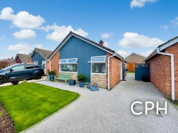 2-bed detached on Stapleton Close, Seamer, YO12, £259,995