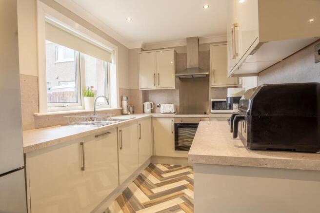 91, Polkemmet Drive, Harthill, ML7 photo 5