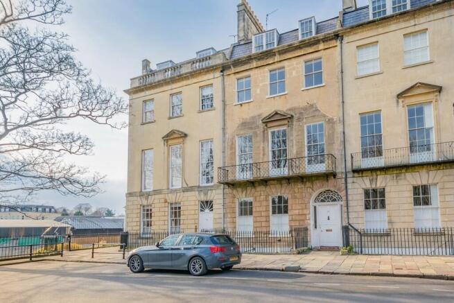 21 Green Park - O...