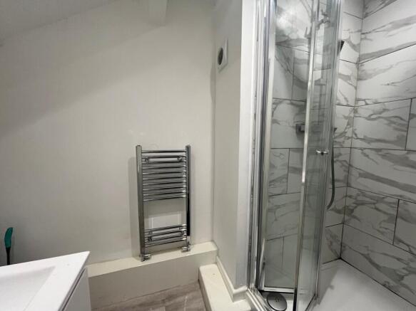 1 bed House Share to rent Image 6