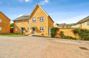 22, Oldmead Close, Romford RM3 9FH