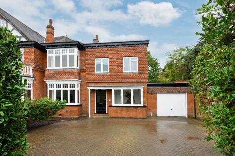 Woodland Grove, Weybridge, Surrey, KT13