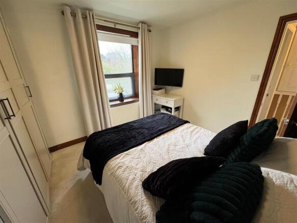 3 bed Terraced for sale Image 12