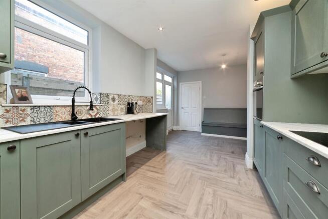 3 bed Terraced for sale Image 8