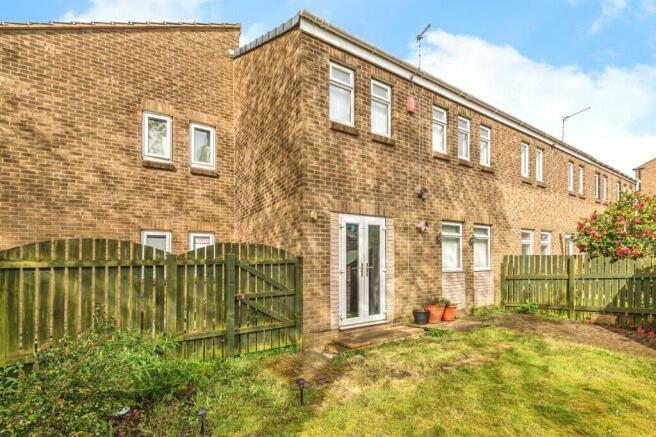 3 bed Terraced for sale Image 5