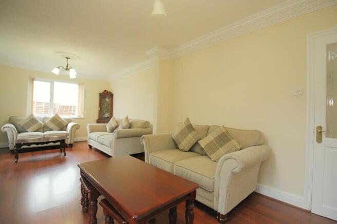 5 bed Detached for sale Image 5