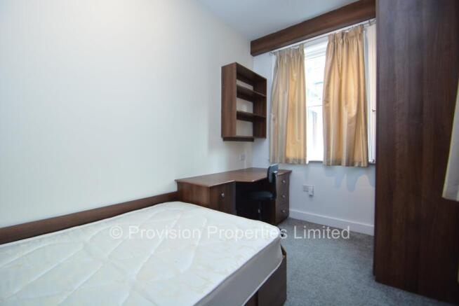 5 bed End of Terrace to rent Image 8