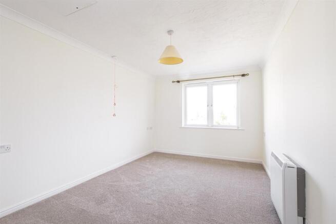 1 bed Apartment for sale Image 12