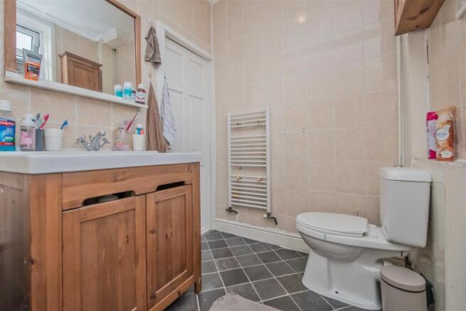 Bathroom / WC: