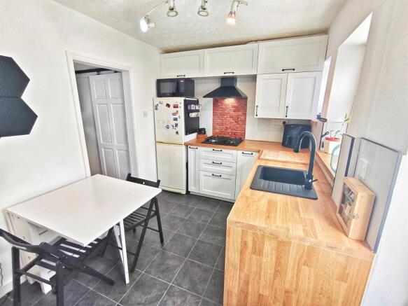 3 bed Terraced for sale Image 6