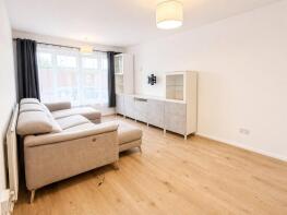 63, Farnham Gardens, Raynes Park, London SW20 0UE