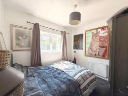 2, Blanche Lane, Potters Bar EN6 3NZ