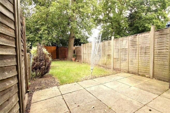 Oak Ridge, West End, Woking, Surrey, GU24 photo 2