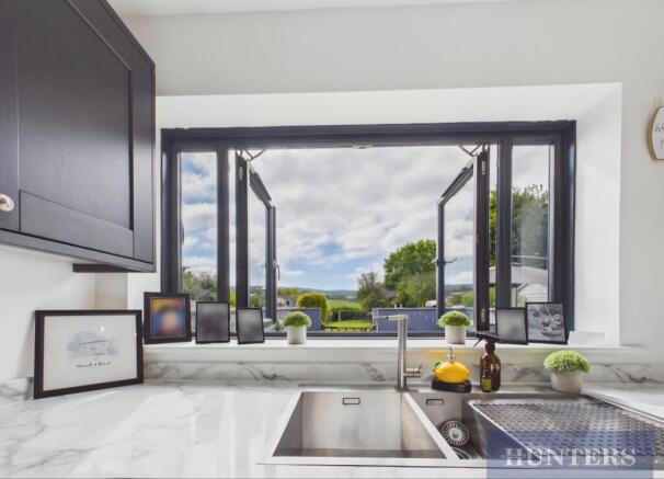 3 bed Terraced for sale Image 10