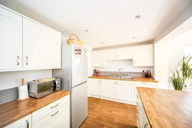 2 bed Semi-Detached for sale Image 6