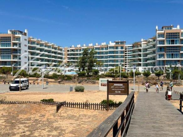Vilamoura Sea Front 2 Bed Apartment for Sale (30)