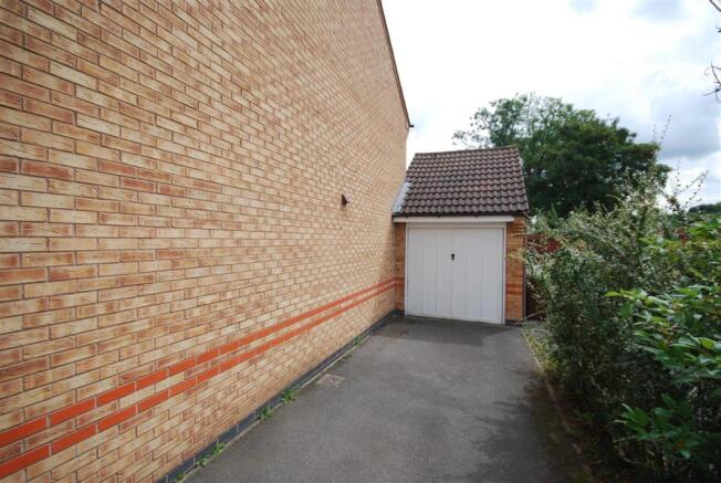 Garage/drive