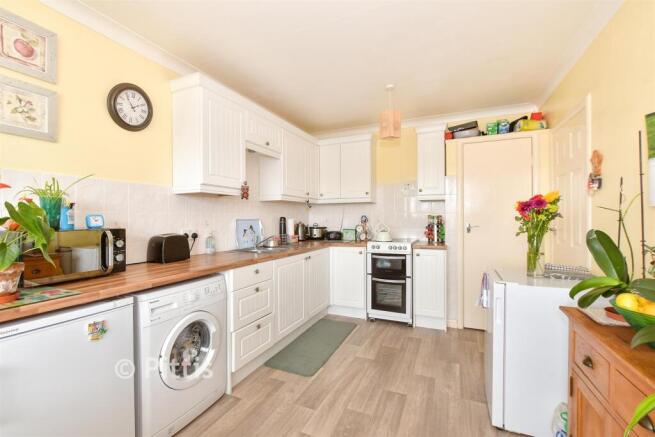 Kitchen/ Dining Room