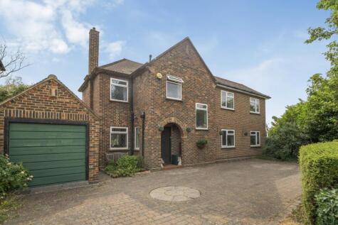 Queens Avenue, West Byfleet, Surrey, KT14