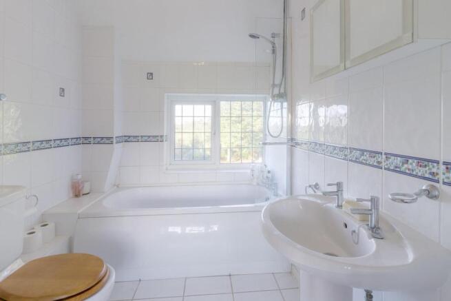 Bathroom.jpg