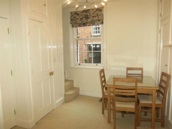 Dining Area.JPG