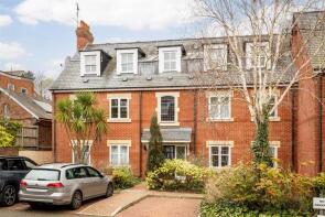 Flat 27, Charter Gate, Boltro Road, Haywards Heath RH16 1BQ