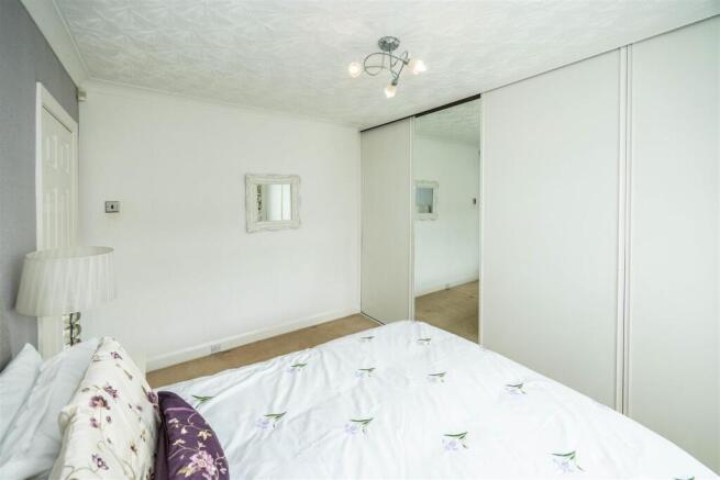 2 bed Semi-Detached Bungalow for sale Image 12
