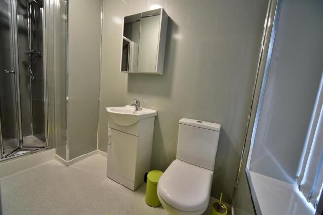 1 bed Apartment to rent Image 5