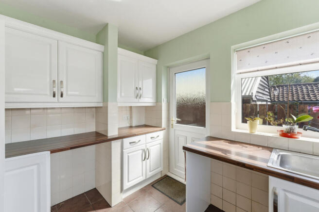 2 bed Detached for sale Image 4
