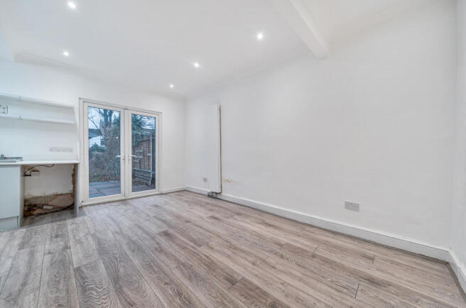 1393146-6-694180c...