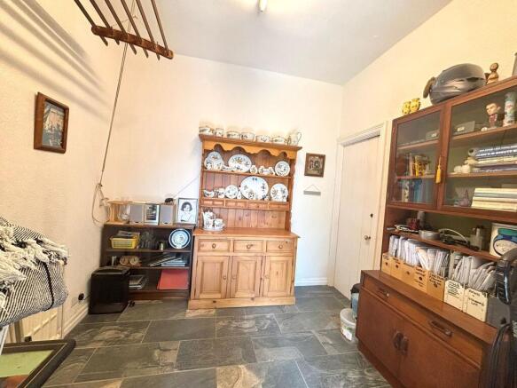 4 bed Semi-Detached for sale Image 5