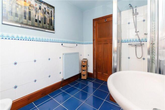 4 bed Detached for sale Image 8