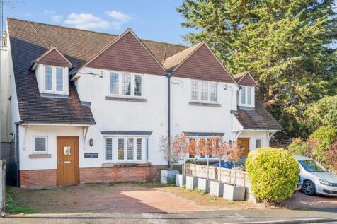 Vivian Gardens, Oxhey Hall, Watford, Herts, WD19 4PG