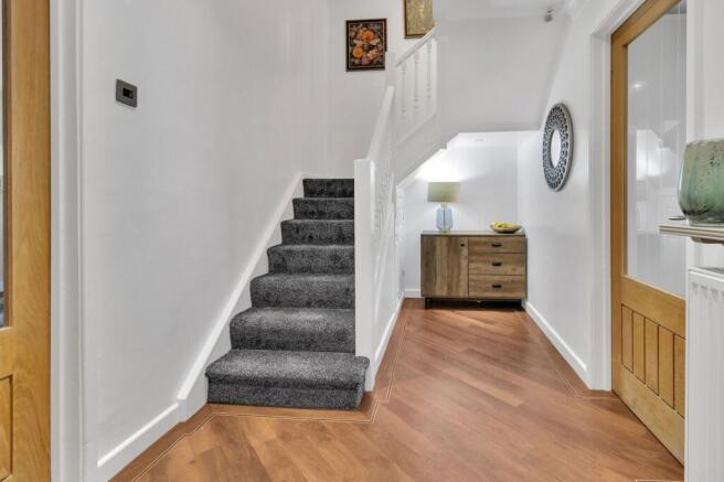 4 bed Detached for sale Image 9