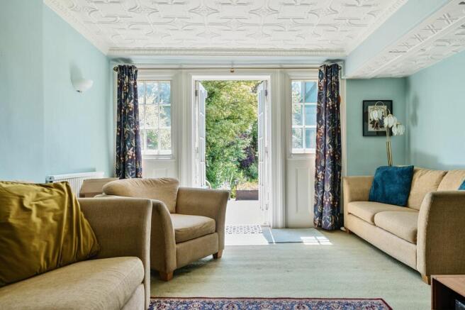 Living Room (2)