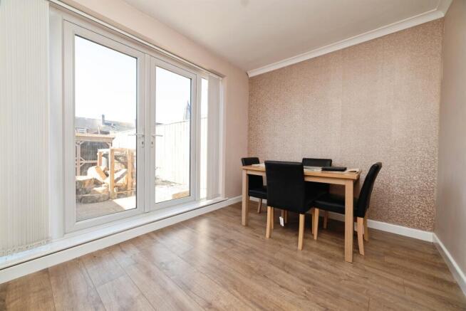 3 bed Terraced for sale Image 9