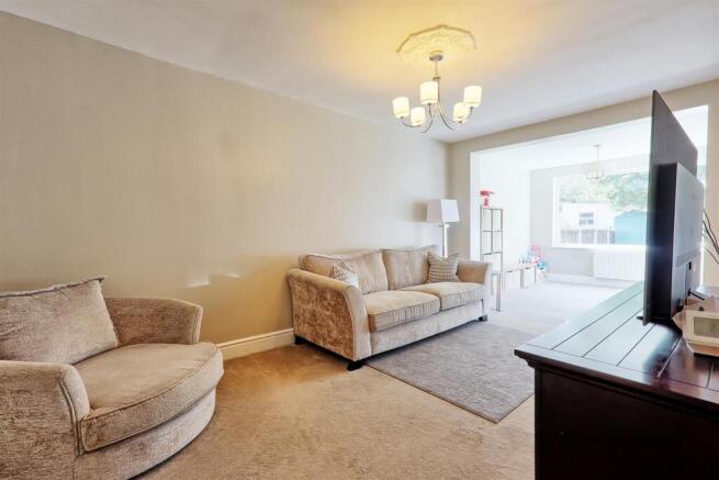 IMG_5674_5_6_easyHDR-interior3.jpg