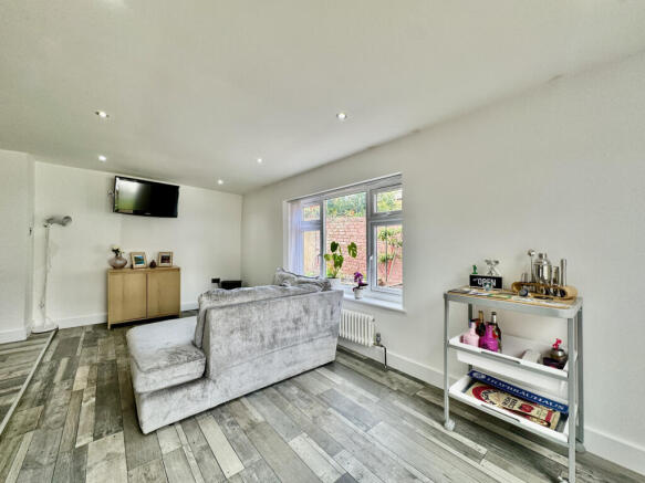 3 bed Bungalow for sale Image 10