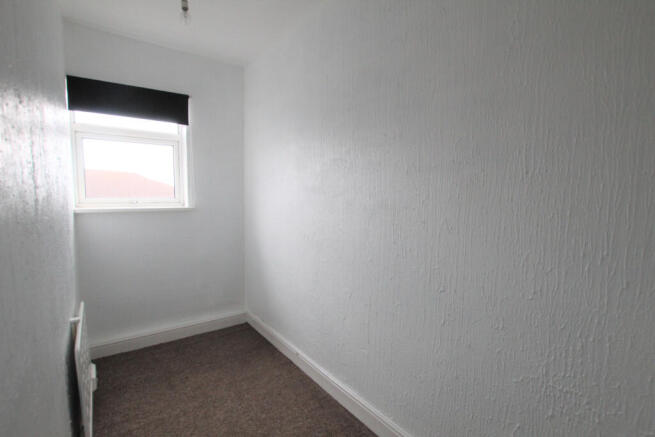 2 bed Terraced to rent Image 6