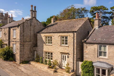 Strawberry Cottage, Kirkgate, Middleham