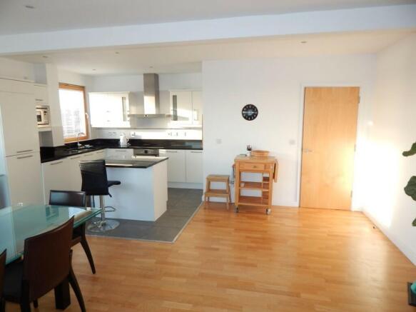 DINER / KITCHEN