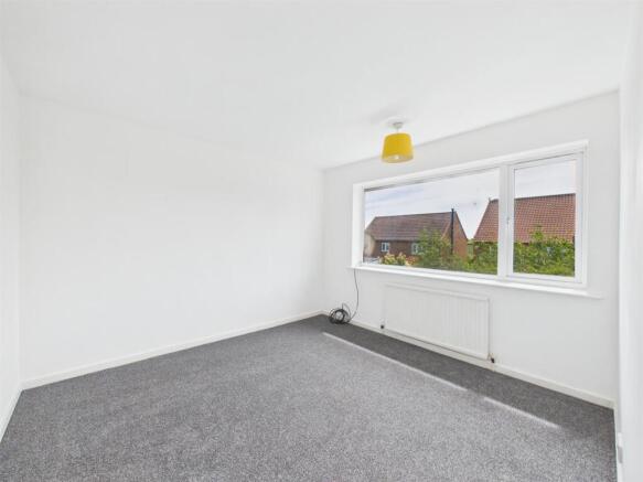 4 bed Semi-Detached for sale Image 8