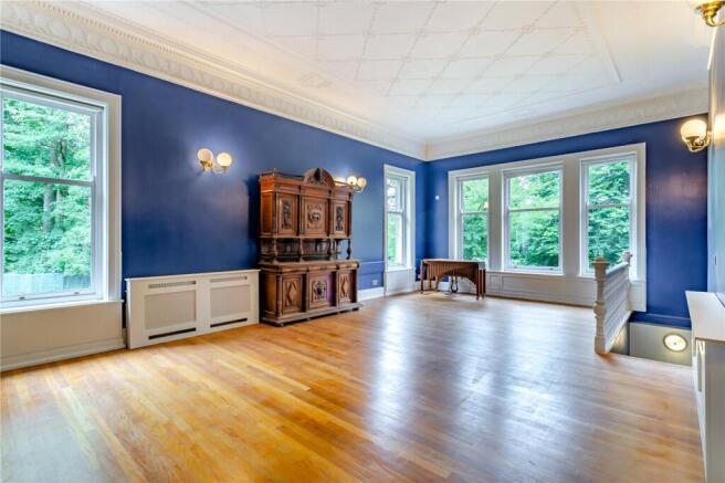 3 bed Flat for sale Image 4