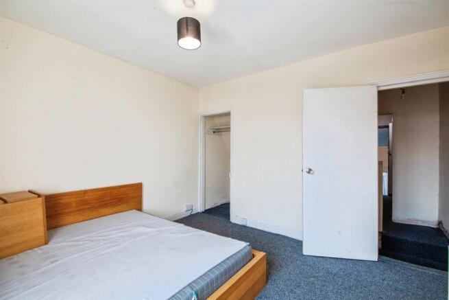 4 bed Terraced for sale Image 5