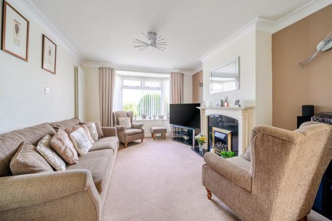 5 bed Semi-Detached for sale Image 8