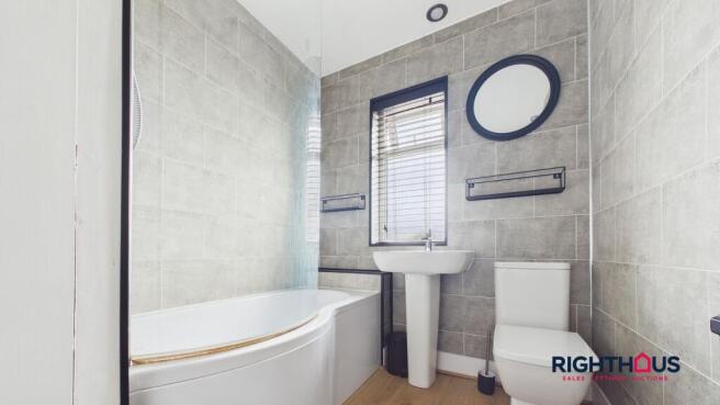 3 bed Semi-Detached to rent Image 4