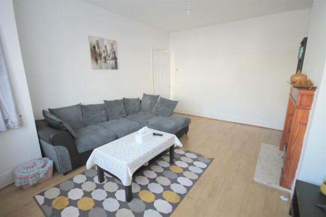 Sitting Room 3.JPG