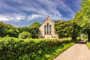 Holy Trinity, Buckhold, Pangbourne RG8 8QQ