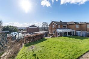 32, Layton Park Croft, Rawdon, Leeds LS19 6PN