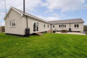 Chantilly, Four Acres Estate, Hemsby NR29 4JB
